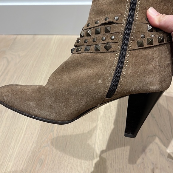 Suede leather boots with metal rivet details - Picture 13 of 15